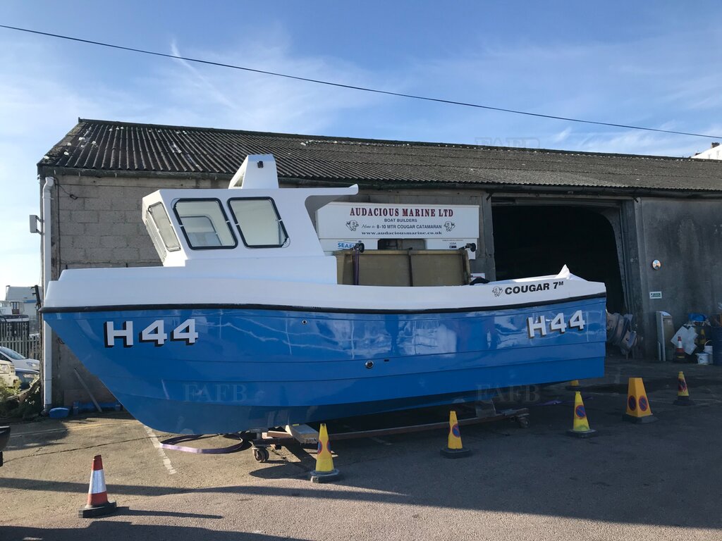 Build slot For Cougar Cat 7M